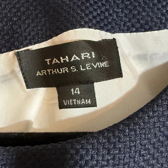 Tahari Arthur Levine Sleeveless Sheath Career Dress White Navy Colorblock 14 - Picture 4 of 8